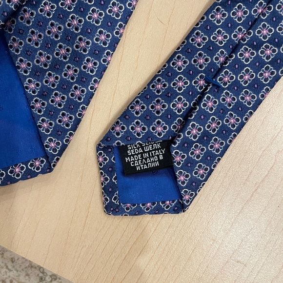 Hugo Boss Tie - Picture 5 of 5